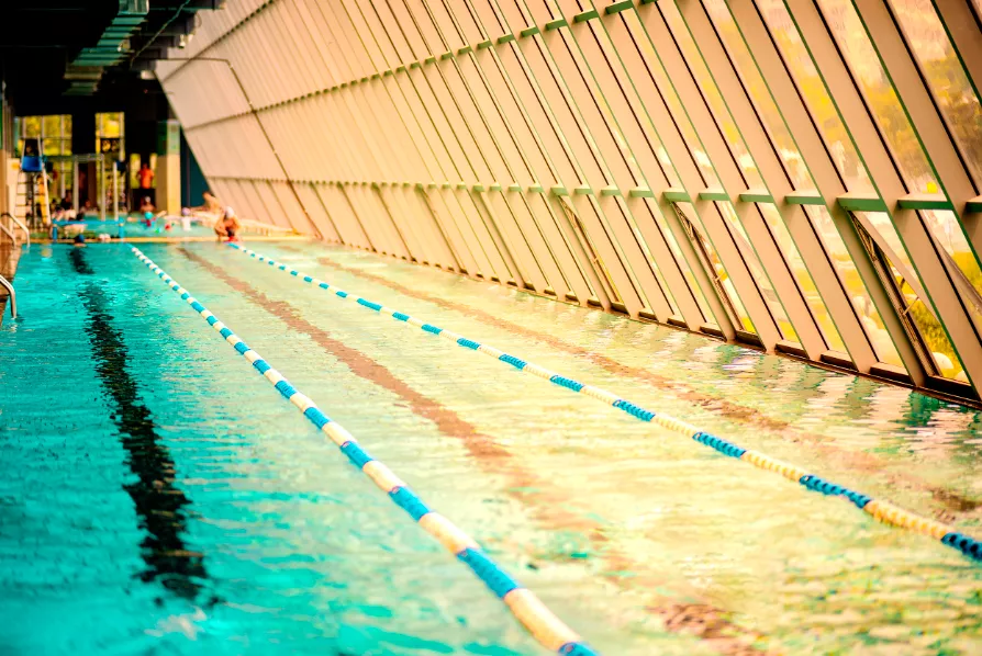 儋州成人混凝土钢结构游泳池项目